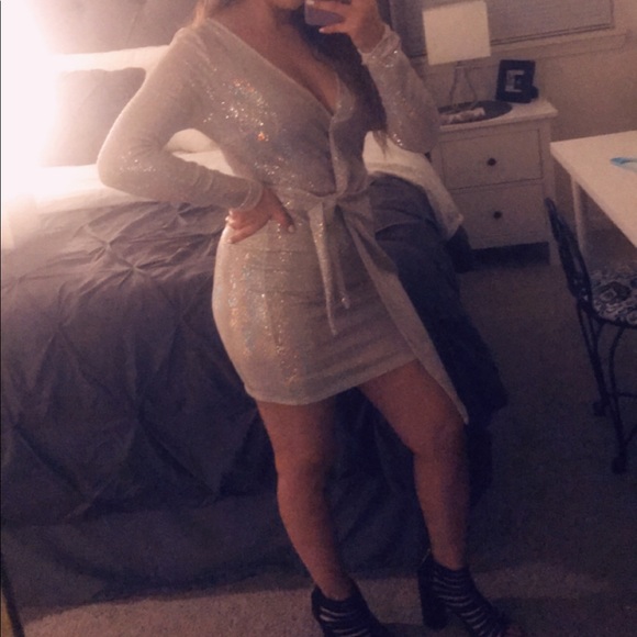 Dress - Picture 3 of 3